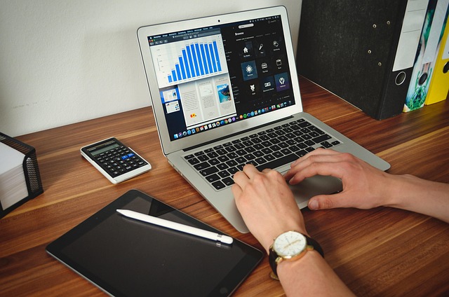 1762056497266869.jpg student-5224082_640.jpg